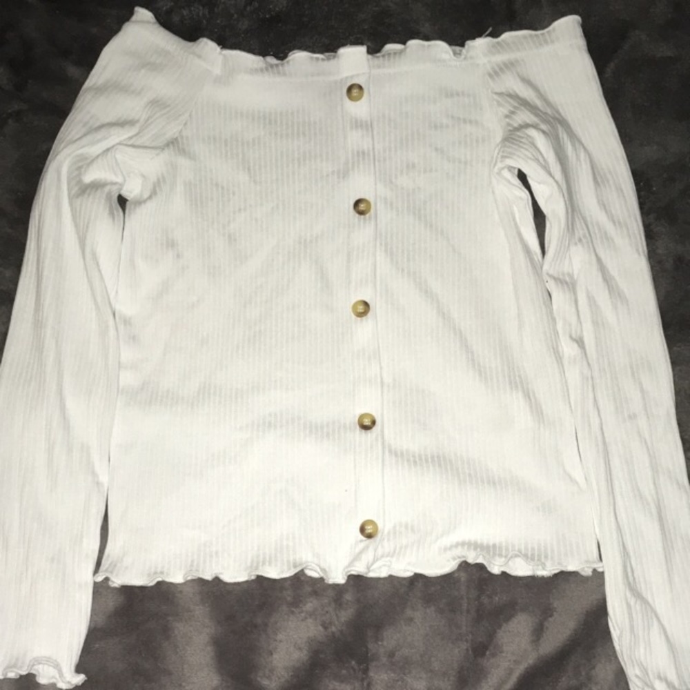 Off shoulder long sleeve shirt